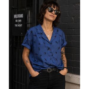 WILDFANG Blue Black Dove Everday Camp Button Up Shirt Top   Women's Size Large